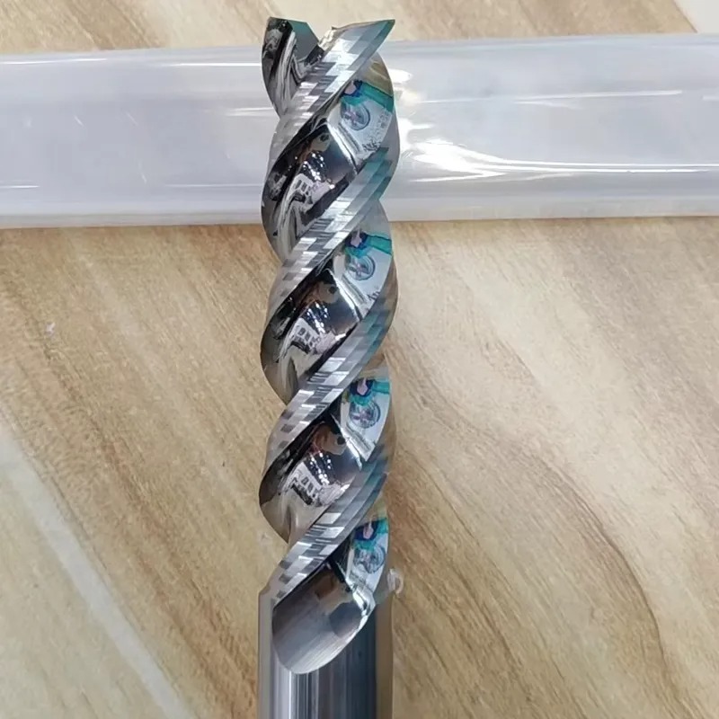 End Mill - Fresa a 3 taglienti con elevato